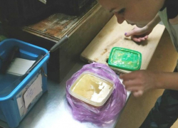 Мед с запрещенной начинкой пытались передать в колонию под Воронежем