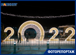 Больше гирлянд, хороших и разных: красавец Воронеж встречает 2022-й год