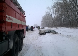 Последствия страшного ДТП с "Маздой" и "ВАЗом" под Воронежем попали на видео
