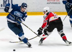 Лидер ВХЛ переиграл воронежский «Буран» на его же льду