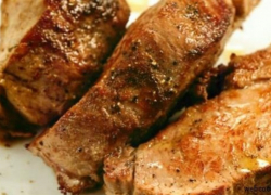 В воронежском кафе посетителей кормили мясом неизвестного происхождения