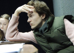 Максим Иванов объявил об уходе с должности главного режиссёра воронежского ТЮЗа