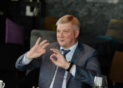 Александр Гусев празднует первый день рождения на посту губернатора