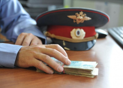 Элитного гаишника, собиравшего дань с подчиненных, задержали в Воронеже