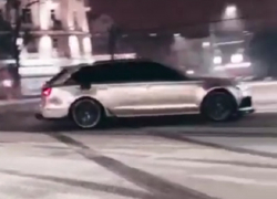 Мажор на 600-сильном Audi разорвал кольцо в Воронеже 