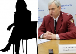 Игорь Механтьев спрятался за спину сотрудницы от вопроса о принудительной вакцинации