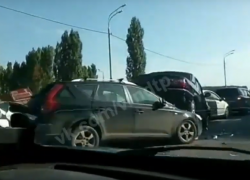 ДТП с 5 машинами на воронежской трассе попало на видео 