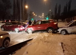 Комично-трагичное ДТП с участием аварийных комиссаров попало на фото в Воронеже