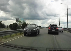 «Офигеть! Просто жесть!»: воронежец едва сохранил жизнь, увернувшись от встречного лихача на односторонней дороге