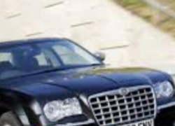 Воронежец на эвакуаторе украл припаркованный около дома «Крайслер» 