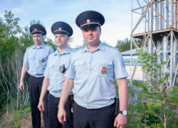 «Героями себя не считаем»: полицейские вытащили из болота двух подростков в Воронеже 