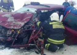 В жутком ДТП с «КамАЗом» на воронежской трассе погиб автомобилист: трое пострадали