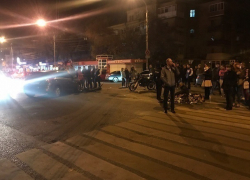 Опубликованы снимки с места столкновения байка с иномаркой в центре Воронежа
