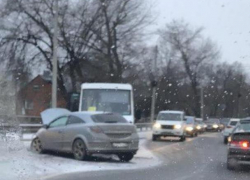 В Воронеже ДТП с маршруткой перегородило дорогу
