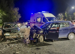 Двое детей пострадали в жестком ДТП на улице Лебедева в Воронеже
