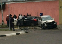 69-летняя пенсионерка на Volkswagen пострадала в аварии в Воронеже