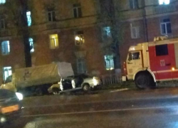 Водитель ВАЗ протаранил в Воронеже три припаркованные машины и остался невредим