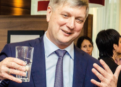 После скандала с «золотыми парашютами» Гусев вернул себе стабильность