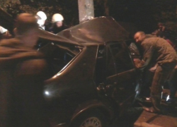 В Воронеже на набережной «БМВ» снес столб 