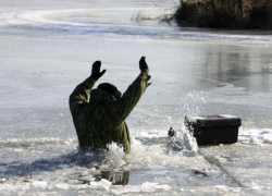 Из воронежского водоема достали первую жертву зимней рыбалки