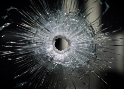 В Воронеже 18-летний парень расстрелял из пистолета торговый павильон 