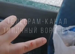 Появилось видео изнутри автобуса, в котором выбило окна после ДТП в Воронеже