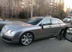 Последствия ДТП с Bentley попали на фото в Воронеже