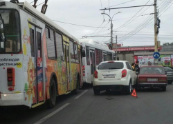 В Воронеже из-за ДТП на Остужевском кольце скапливается пробка
