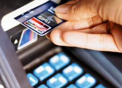 В Воронежской области пенсионерка украла деньги из банкомата