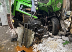 Массовое ДТП с участием четырех грузовиков произошло под Воронежем