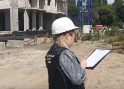 Опубликованы кадры с места гибели двух рабочих на стройке многоэтажки в Воронеже