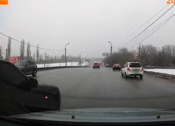 В соцсети разразилась дискуссия из-за видео с воронежской дороги