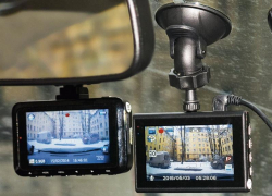 Фальшивый сотрудник спецслужб месяц держал в страхе автовладельцев в Воронеже 