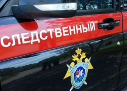 Тело женщины обнаружили под окнами воронежской многоэтажки