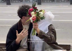 Свадебную прогулку под вой сирен во время тревоги сняли на видео в Воронеже