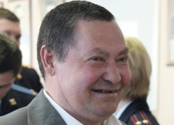 Воронежский губернатор наградил почтальона, который отразил нападение бандитов