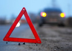 Три человека пострадали в ДТП со столбом в Воронеже