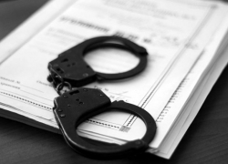 Женщина пыталась подкупить жертву изнасилования в Воронежской области 