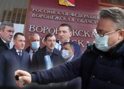 Депутаты убегают от неудобных вопросов и жонглируют тарифами ЖКХ в Воронеже