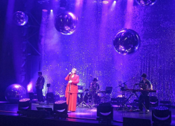 Любви, секса и денег пожелала воронежцам Ева Польна