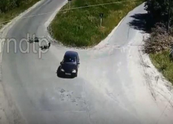 Момент странного ДТП LADA и мотоцикла попал на видео под Воронежем