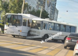 ДТП с двумя автобусами перегородило дорогу в Воронеже