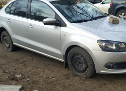 Водителю сделали воронежское предупреждение за парковку на Ваях