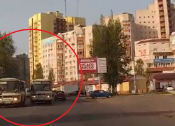Видео опасных гонок маршрутчиков в Северном районе Воронежа возмутили пользователей Сети 