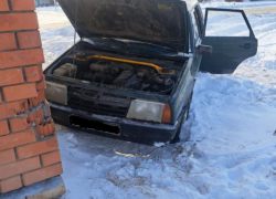 Четыре девушки пострадали в ДТП со зданием в Воронежской области 