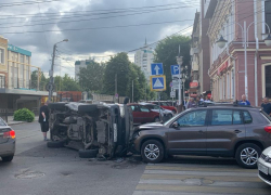 Маленькая девочка попала в больницу после массовой аварии в центре Воронежа