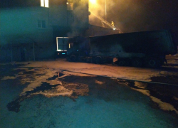 Загоревшийся грузовик поджег гостиницу на трассе М-4 "Дон" в Воронежской области