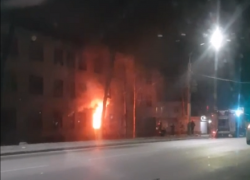 Опубликовано видео мощного пожара в воронежской квартире 