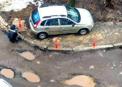 Обложили и выгнали: воронежцы устроили самосуд над автохамом во дворе