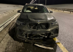 Пострадали женщина и ребенок: автомобилист на BMW X5 устроил массовое ДТП на воронежской трассе
